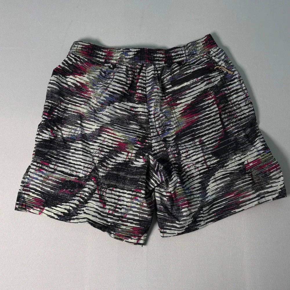 The North Face Mens Abstract Glitch Print Athletic Shorts Black Pink Small 317